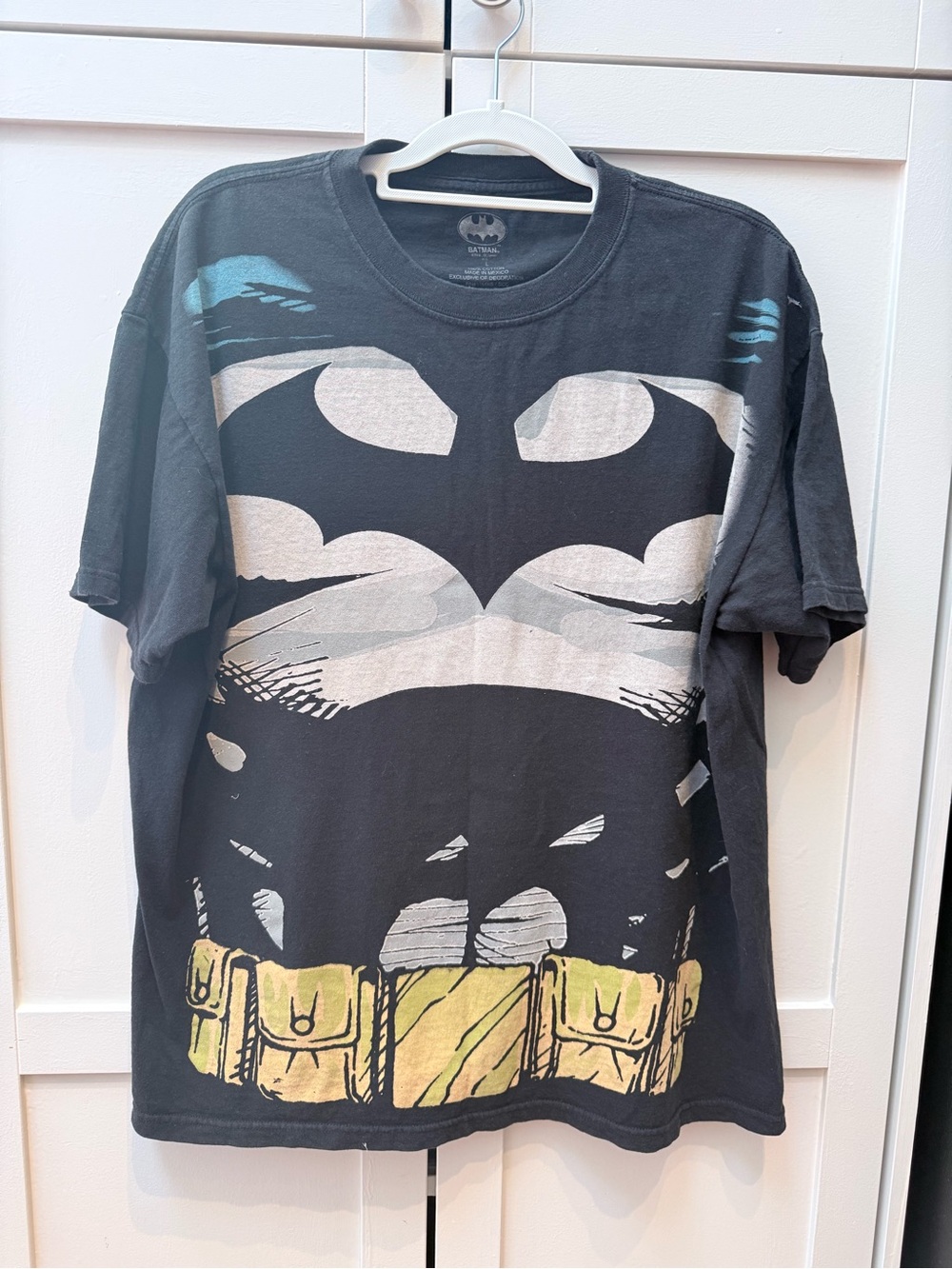 VTG Batman Costume, All Over Print Full Front,Utility Belt Graphic Man’s T